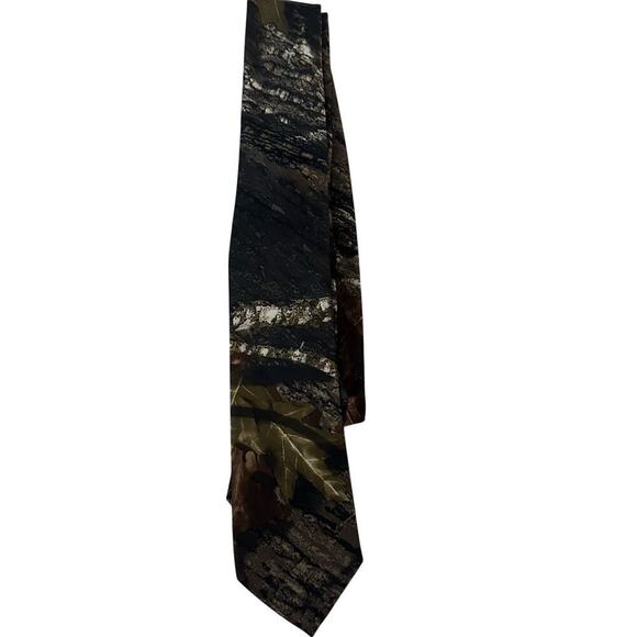 Tuxedo Park Other - Vintage Tuxedo Park Hunting Camo Tie